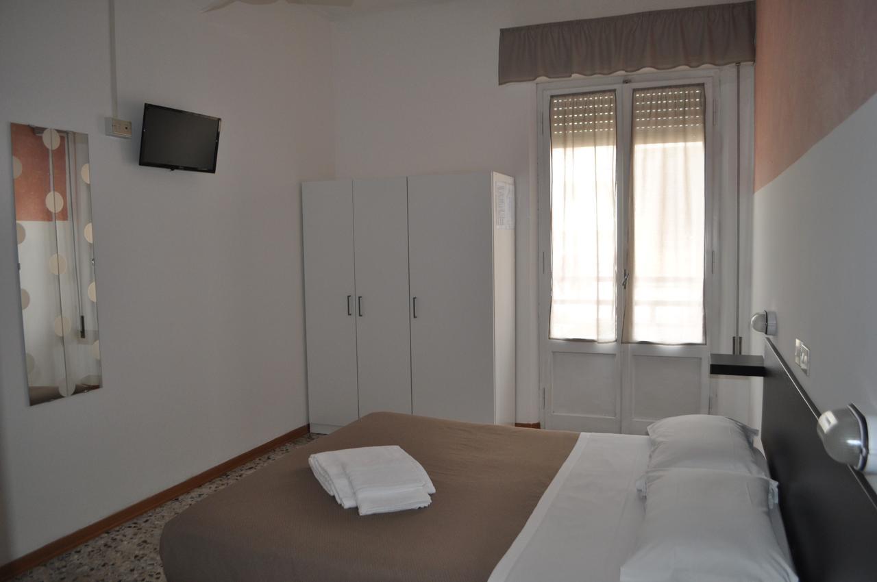 Hotel Urano Cattolica Eksteriør billede