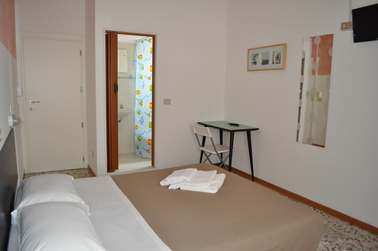 Hotel Urano Cattolica Eksteriør billede