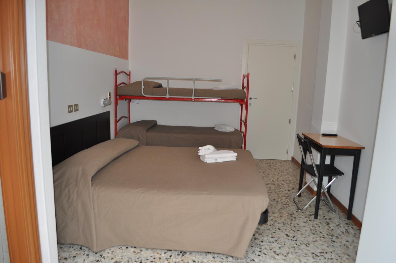Hotel Urano Cattolica Eksteriør billede