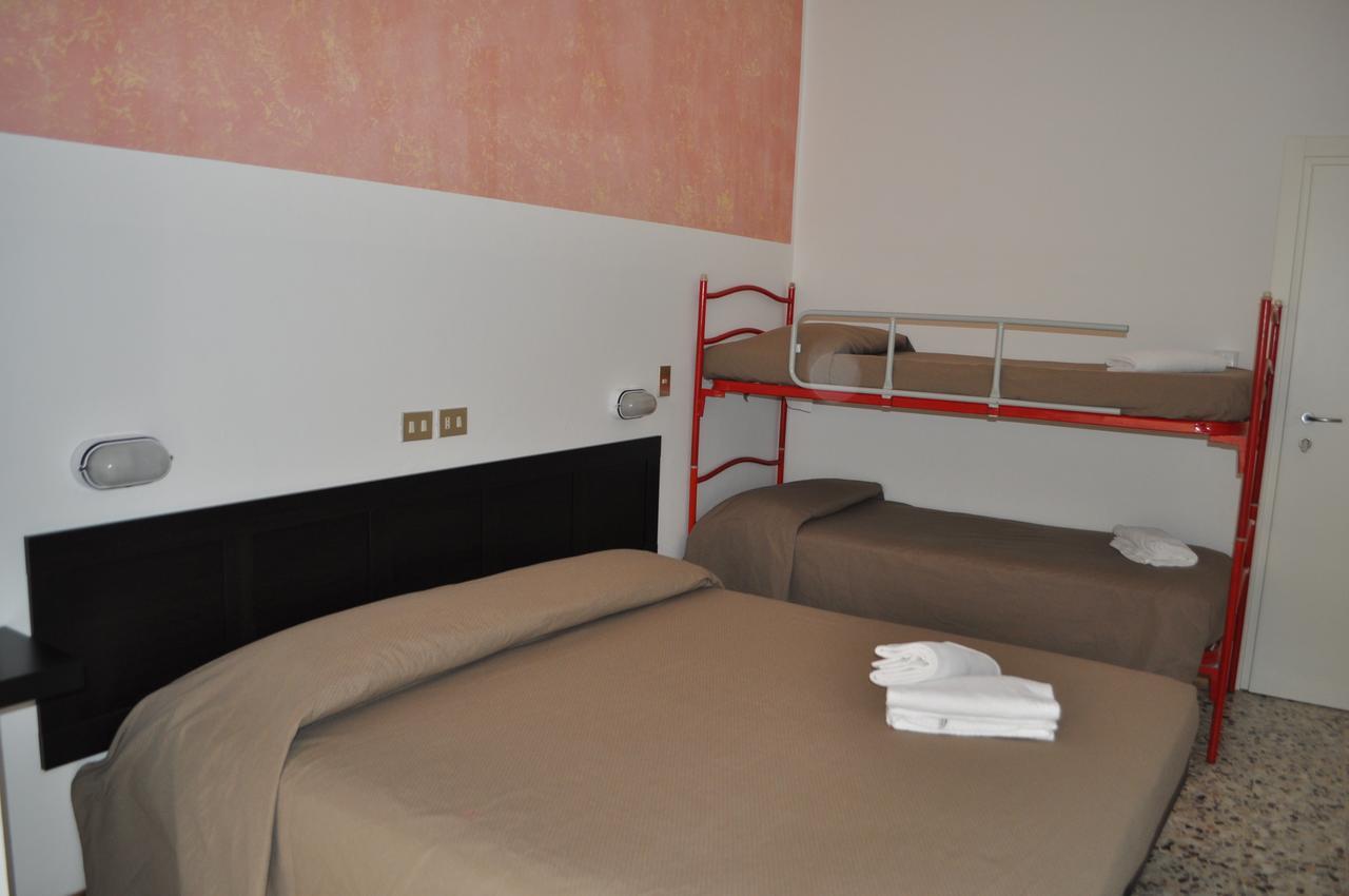 Hotel Urano Cattolica Eksteriør billede