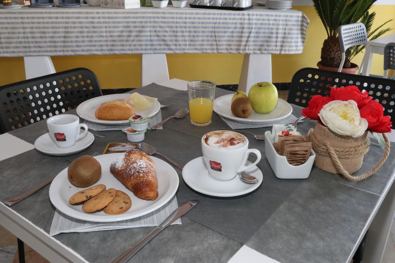 Hotel Urano Cattolica Eksteriør billede