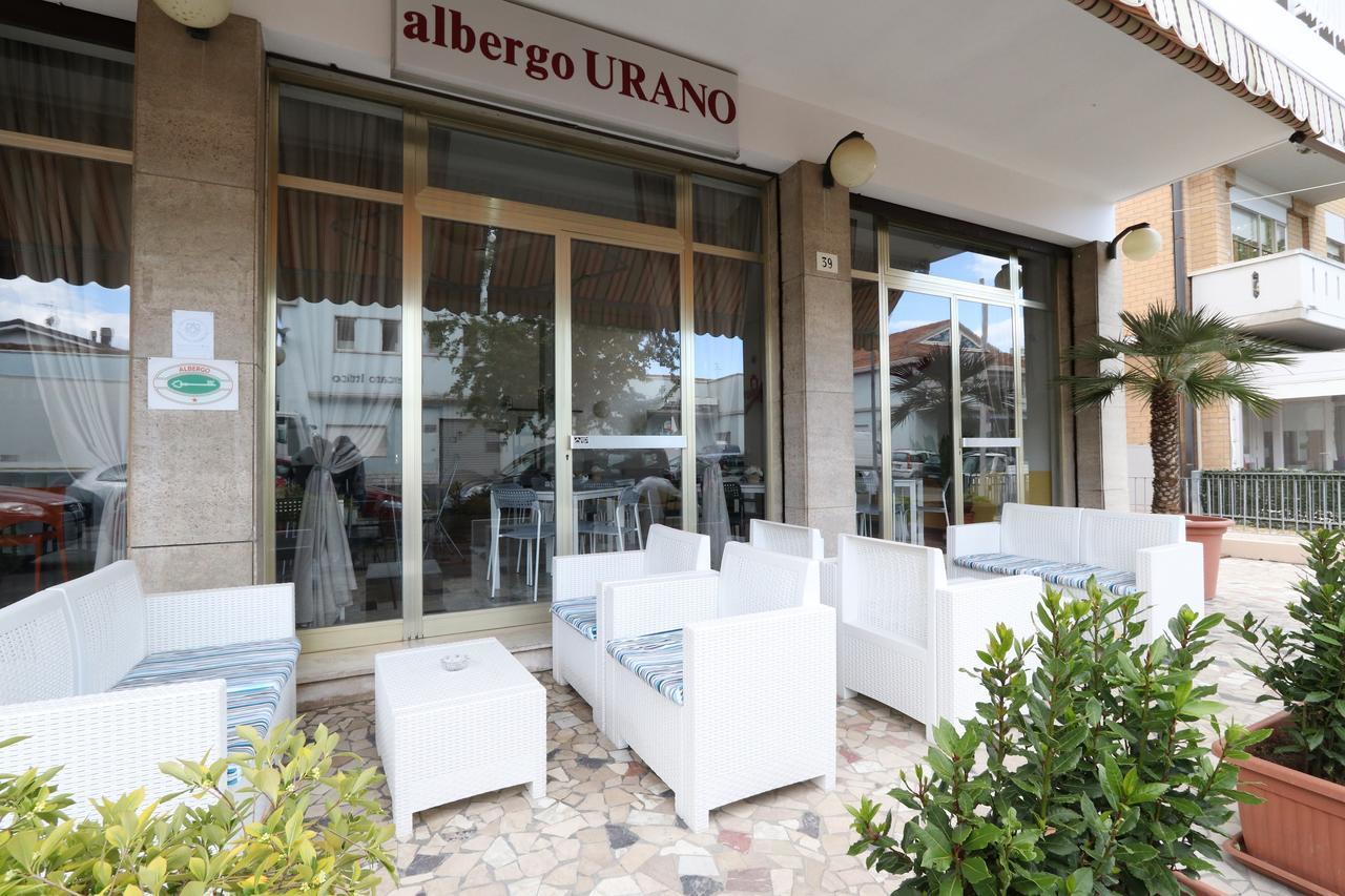 Hotel Urano Cattolica Eksteriør billede