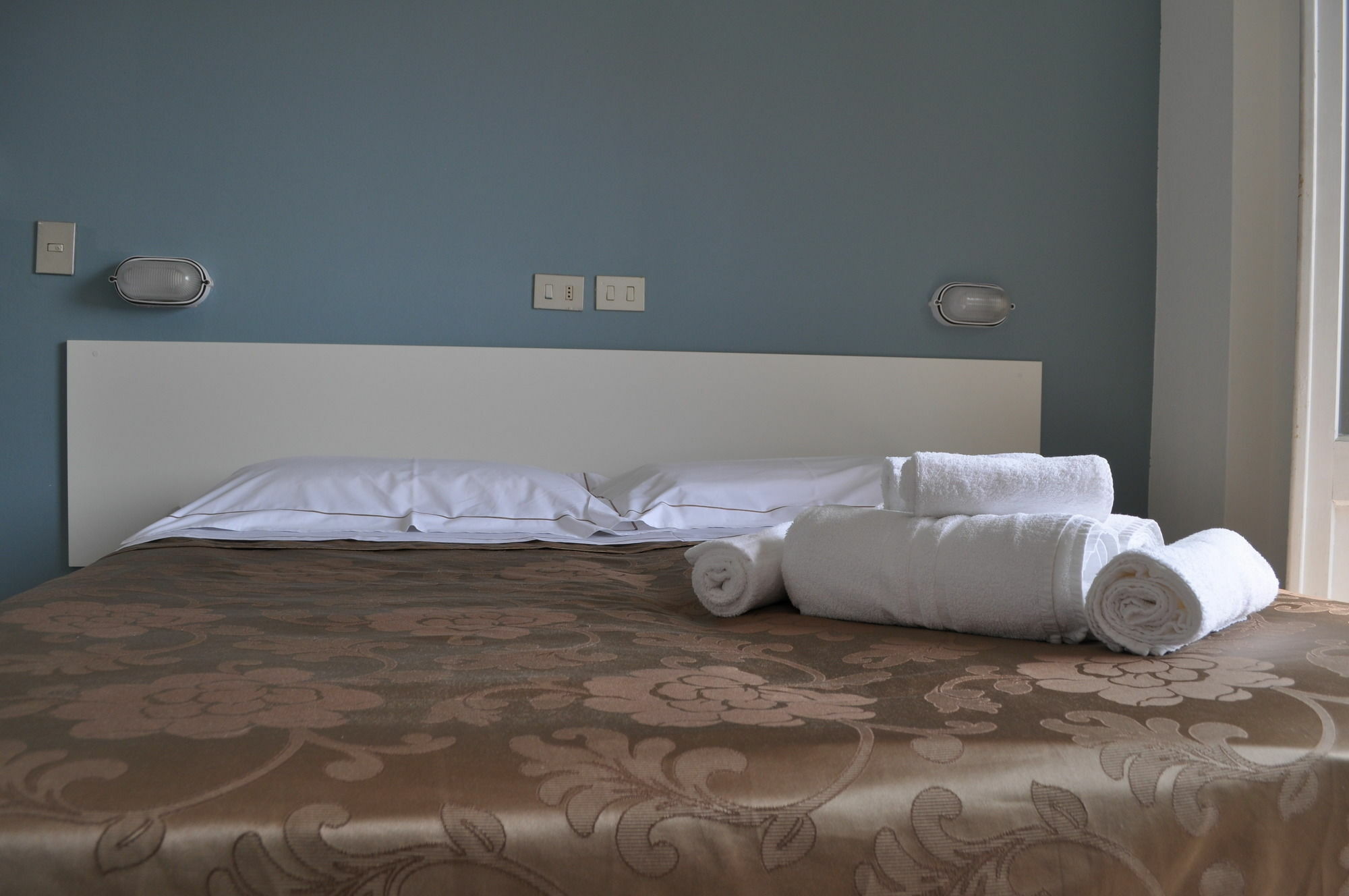 Hotel Urano Cattolica Eksteriør billede